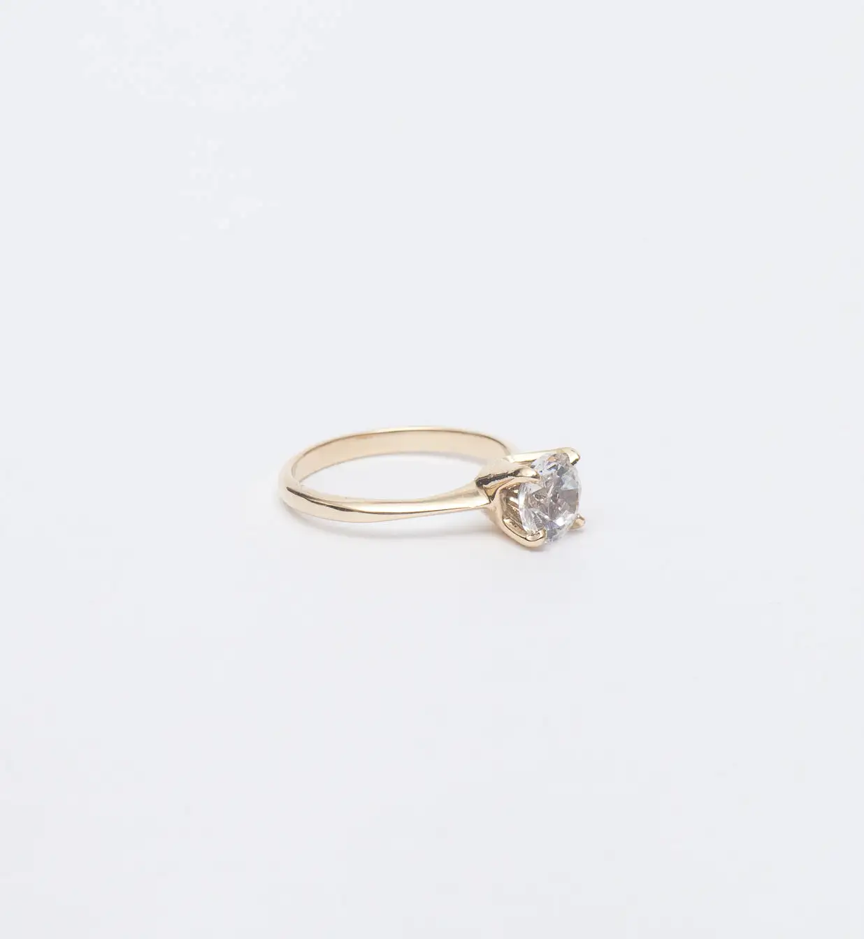 Avens Round Cut Ring