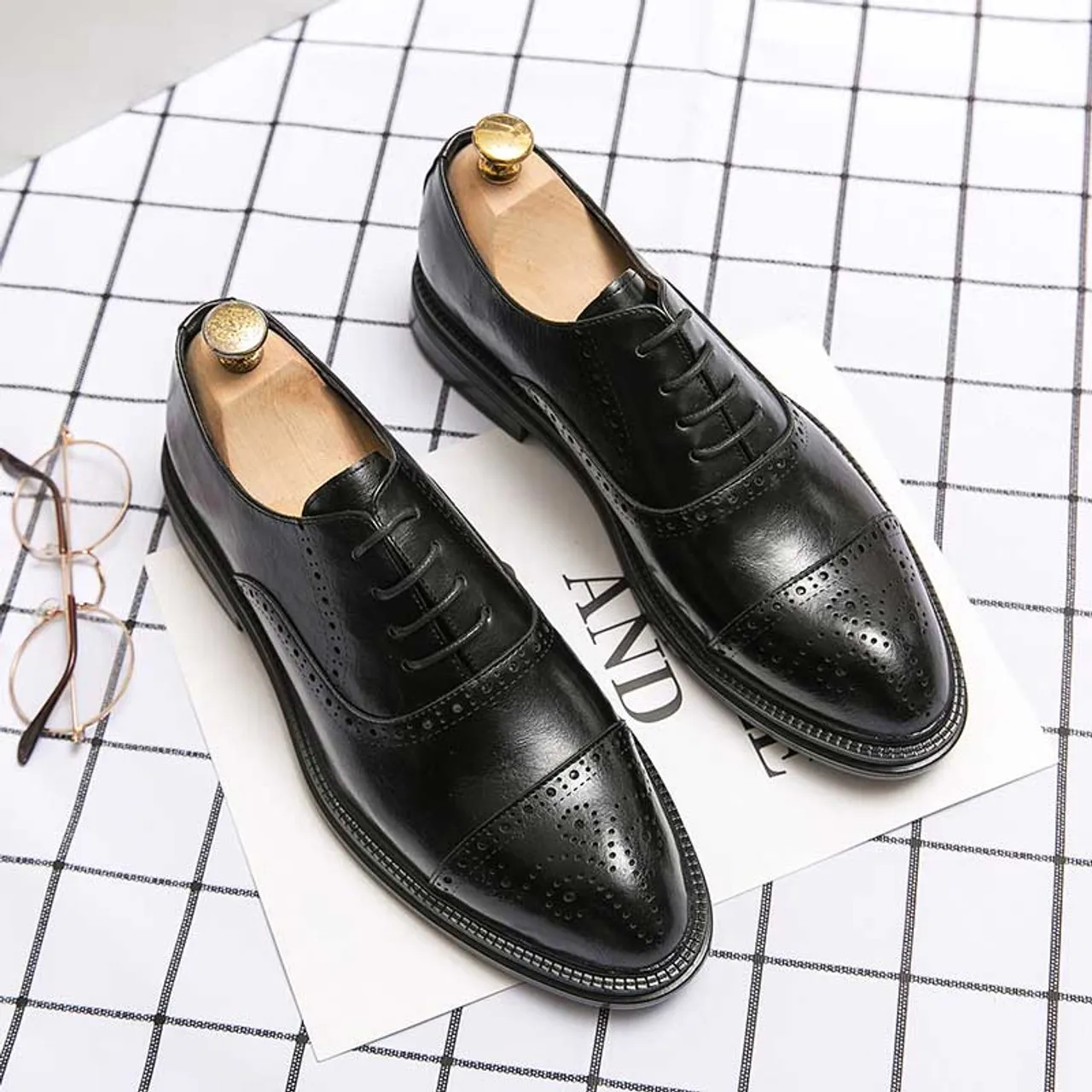 Black cap oxford retro brogue dress shoe