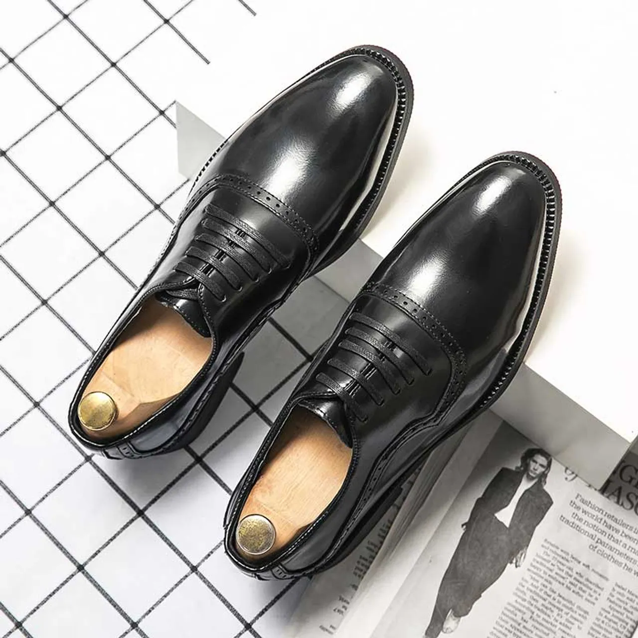 Black oxford dress shoe curved toe