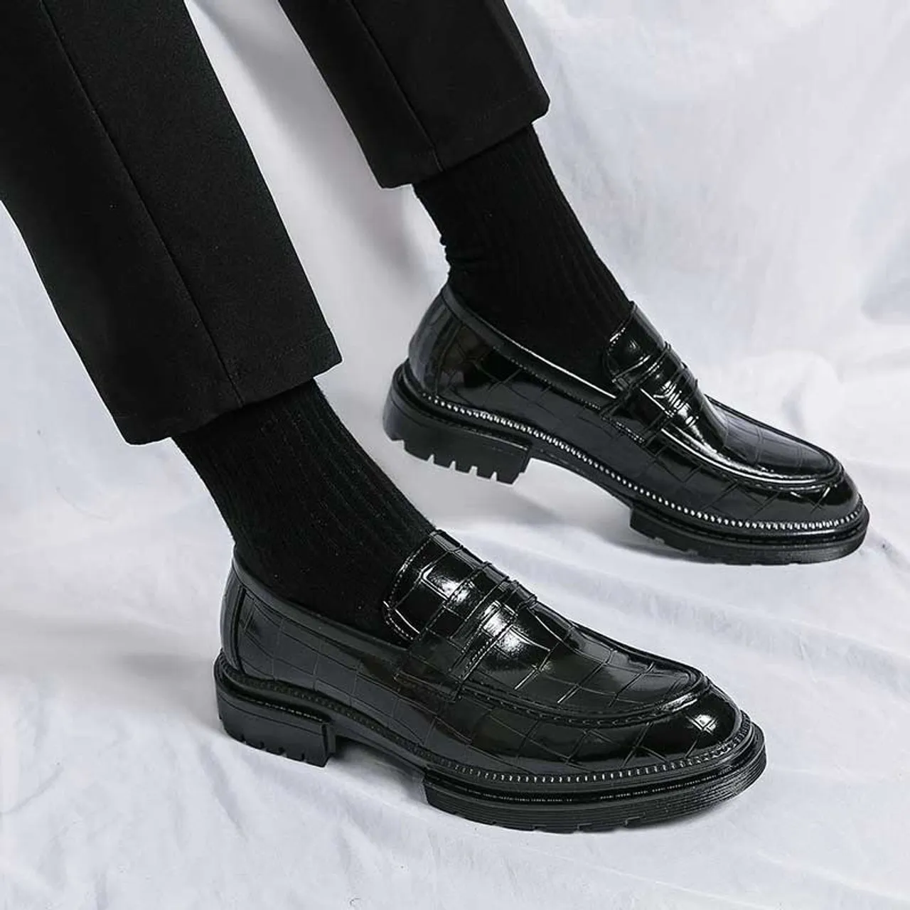 Black retro croc skin pattern penny slip on dress shoe 2675