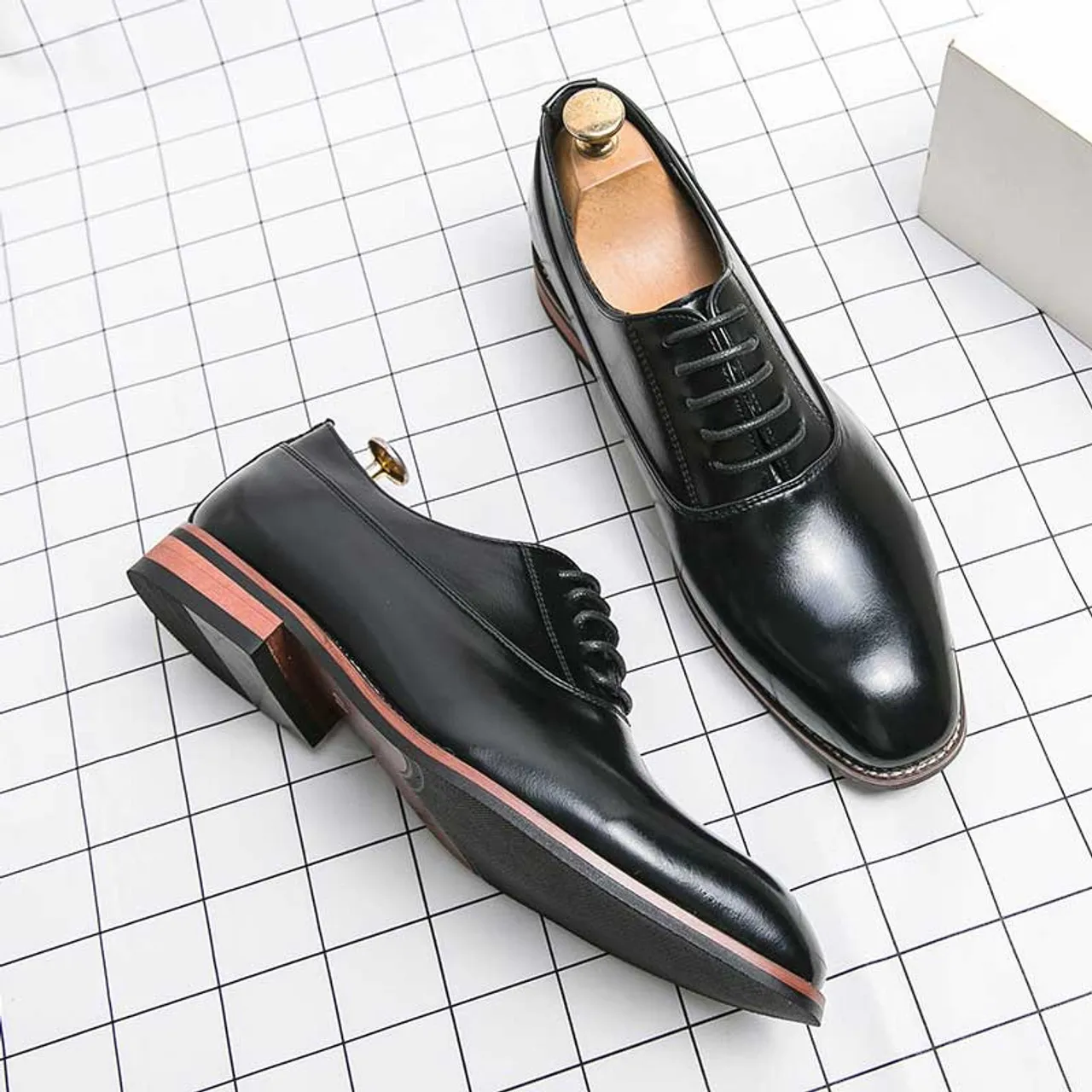 Black retro sewn accents oxford dress shoe