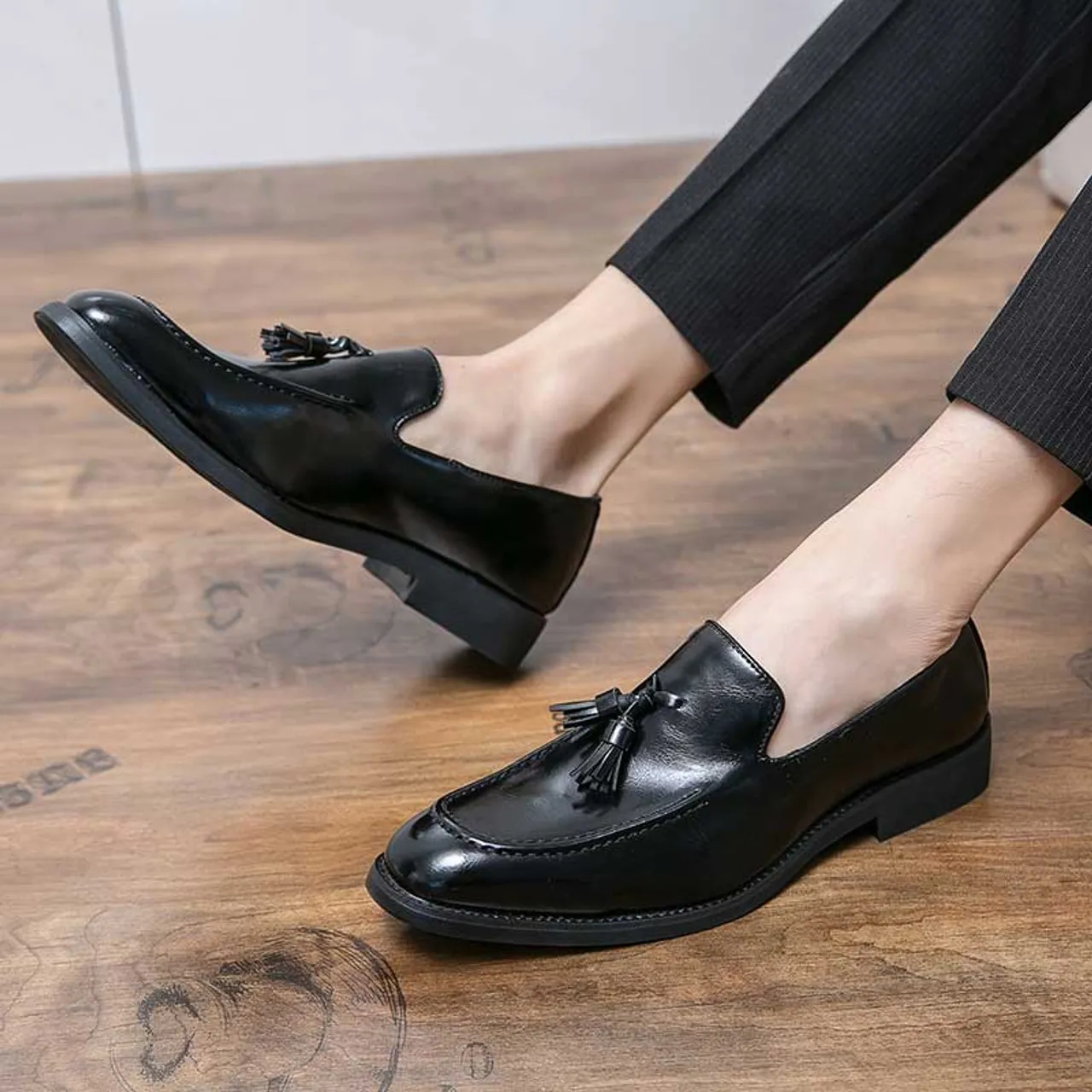 Black retro tassel on top slip on dress shoe 2687