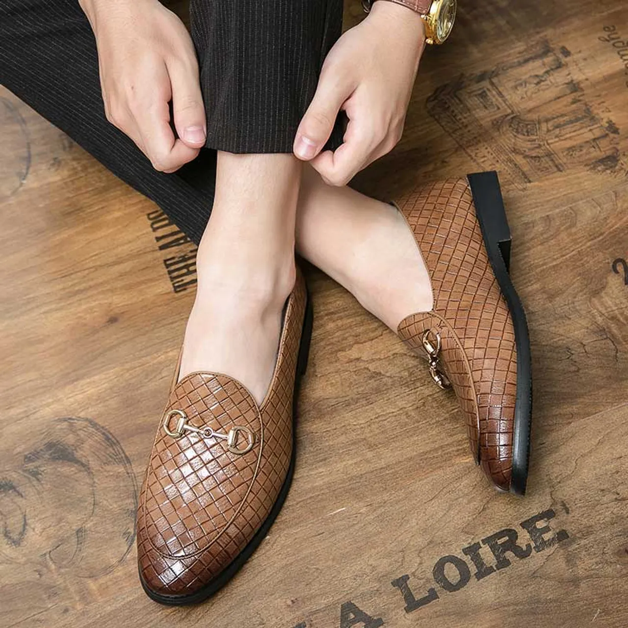 Brown retro weave accents metal buckle slip on dress shoe