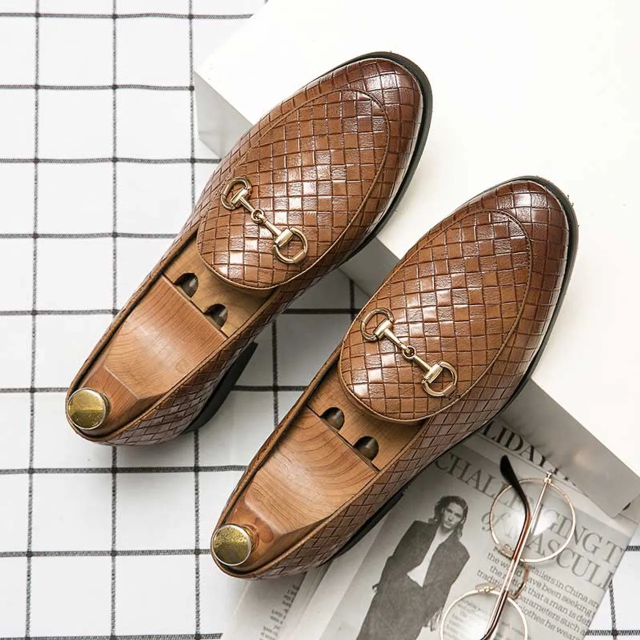 Brown retro weave accents metal buckle slip on dress shoe