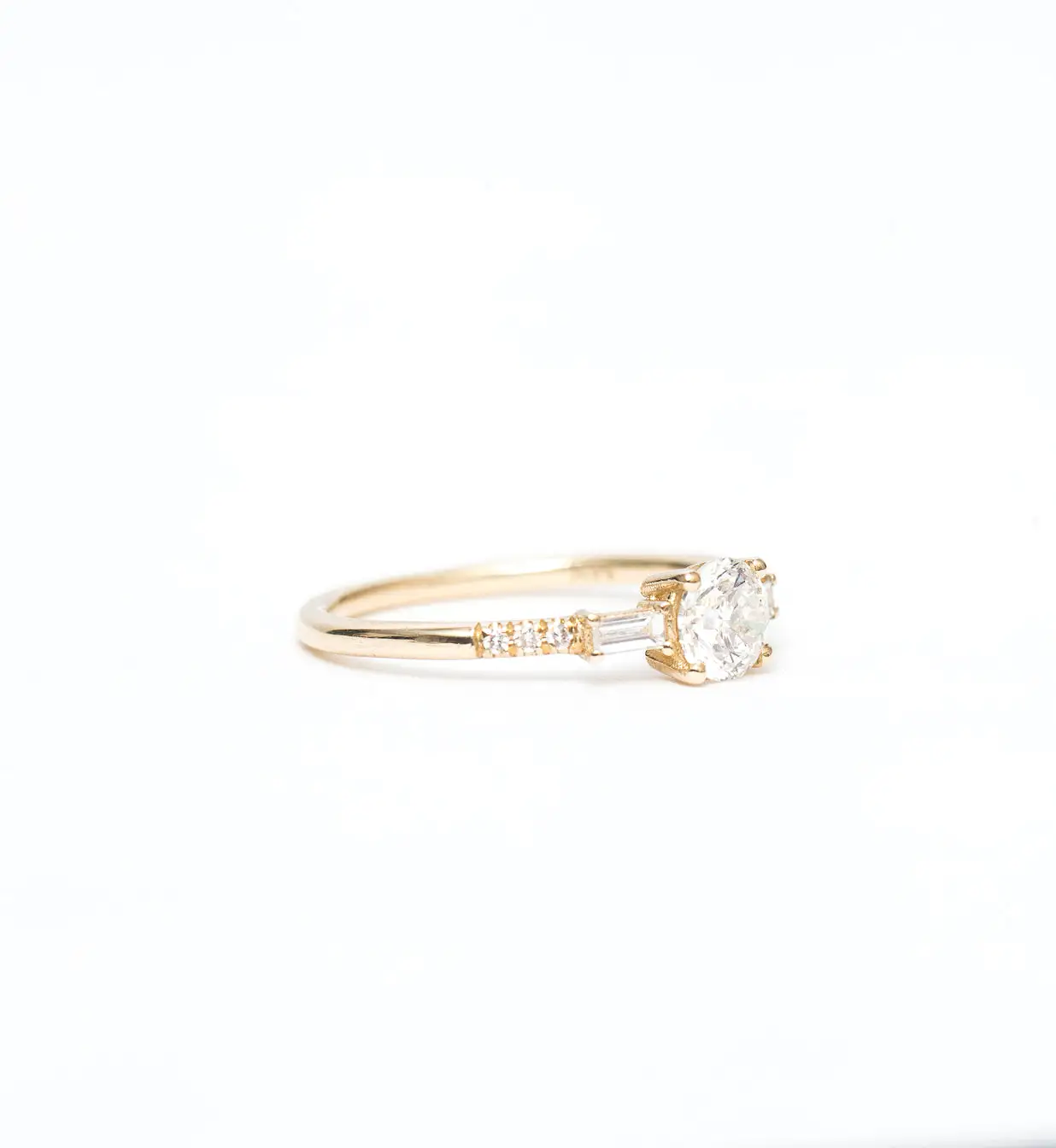 Diamond Melody Baguette Equilibrium Ring