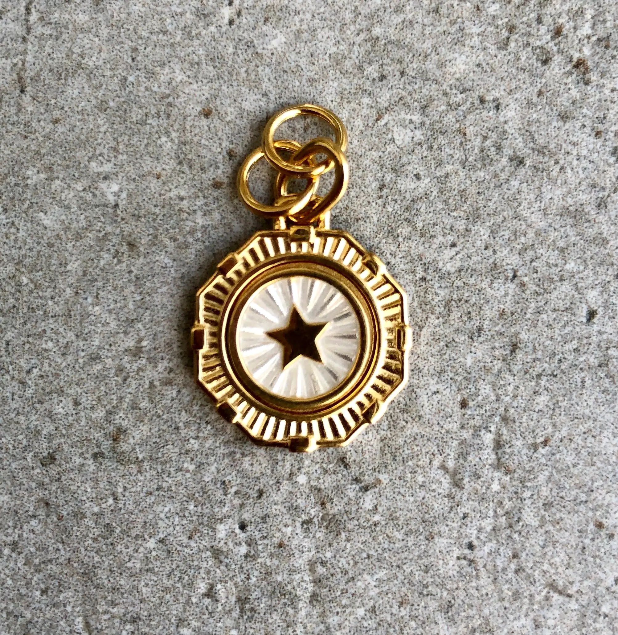 Guidance Coin, Ivory/Gold