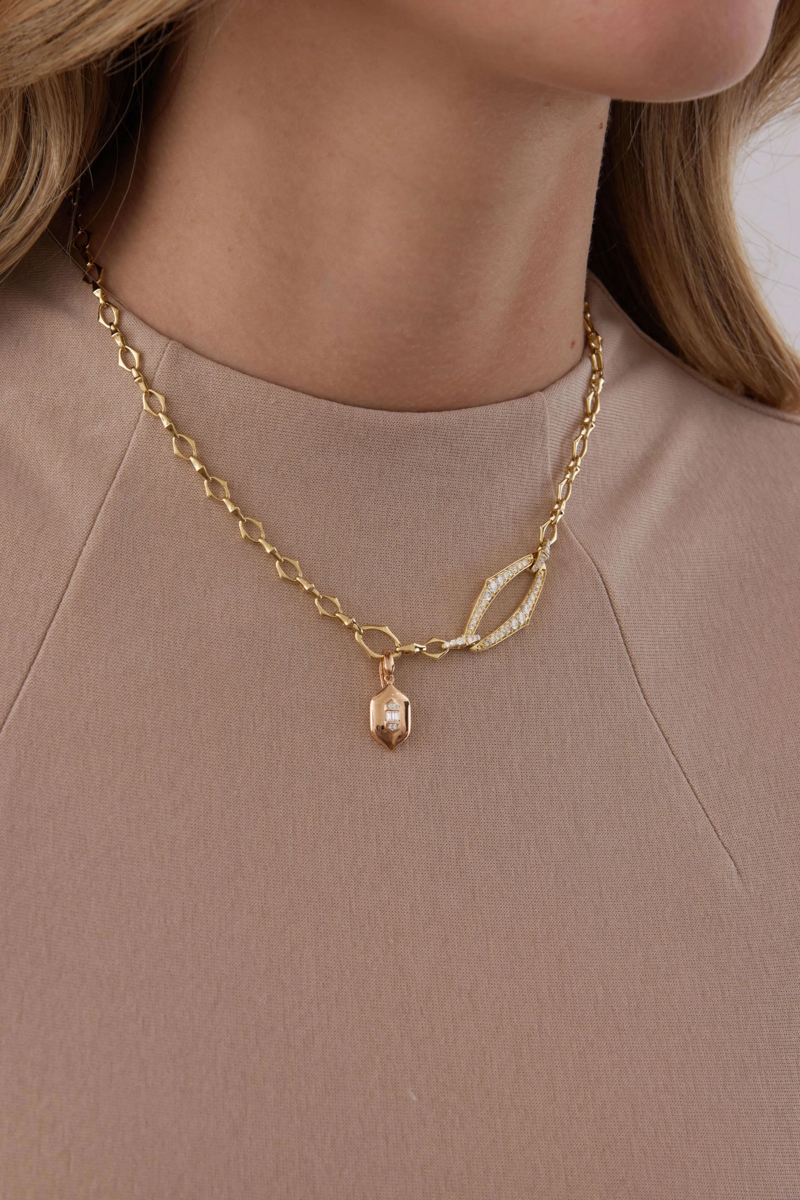 Lucia Outline Gold Necklace