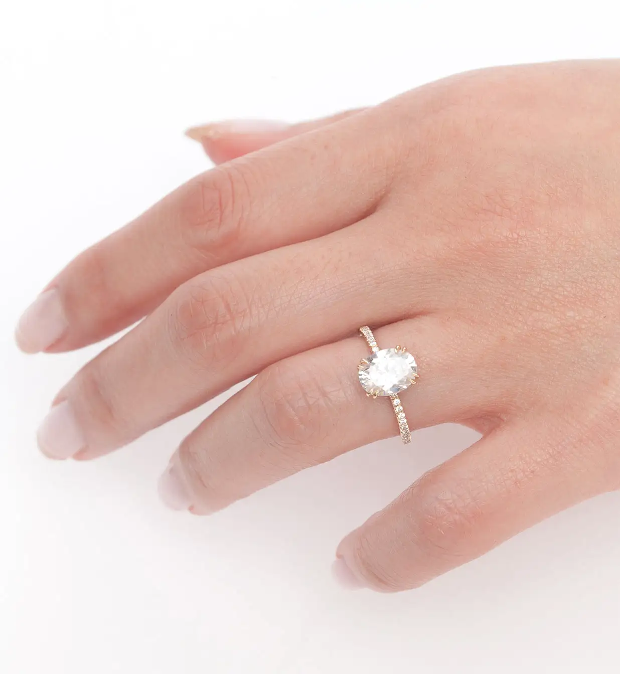 Oval Eleonore Delicate Pavé Ring