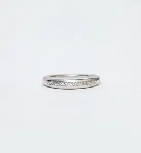 Single Line Pavé Rising Tusk Ring