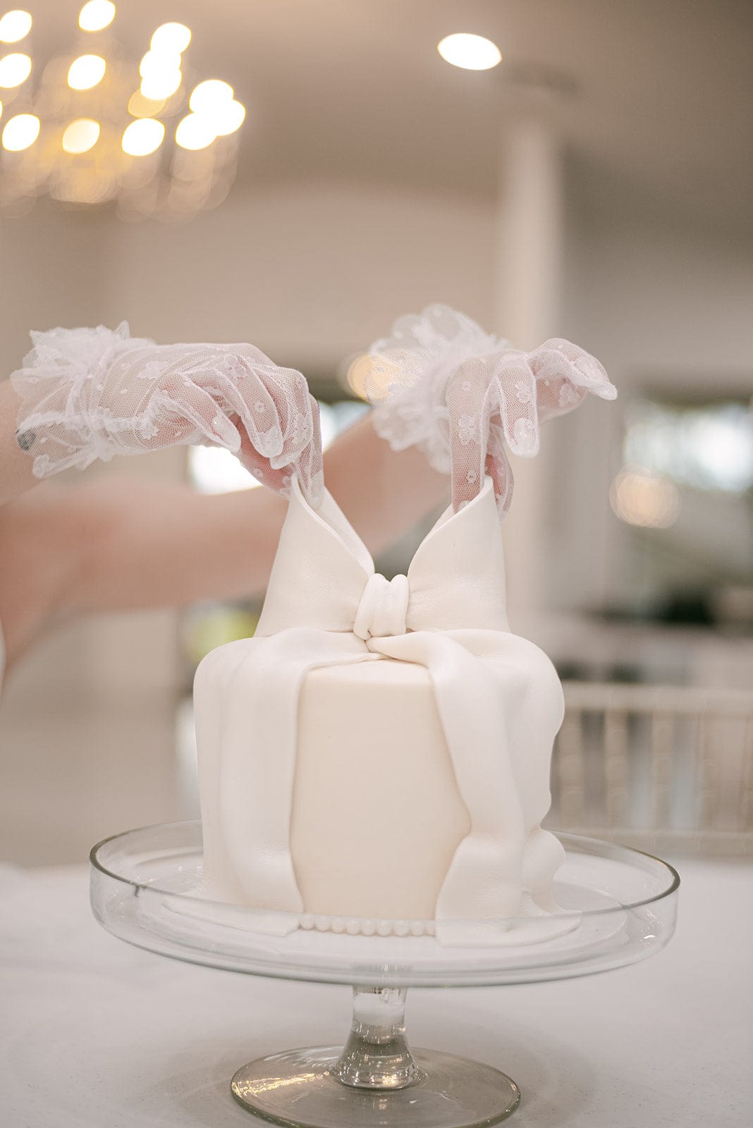 White Ruffle Lace Gloves